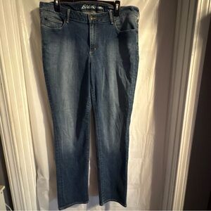 Eddie Bauer Jeans Womens 16 Blue Slightly Curvy‎ Straight Leg Medium Wash Denim